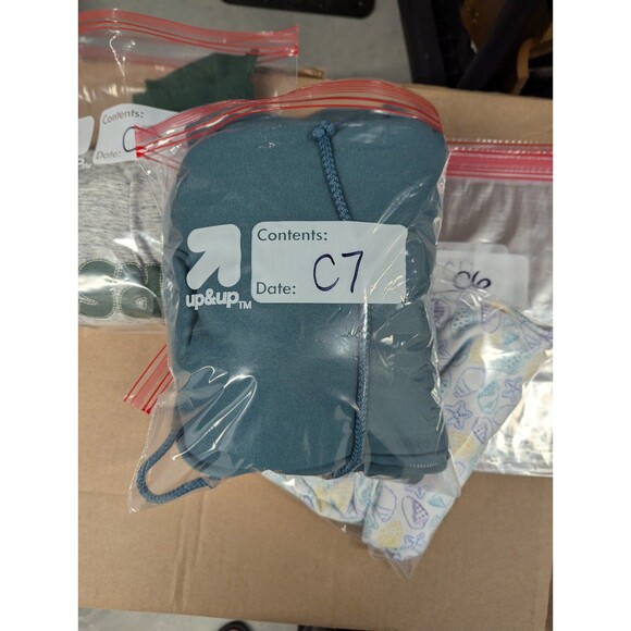 Fruit of the Loom Size Large Greenish Blue Zip Front Hoodie - Picture 6 of 6